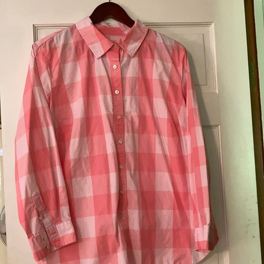 Talbots 2X button up shirt in pink check. EUC.